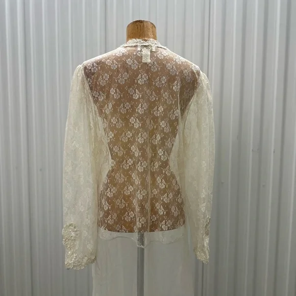 Victoria's Secret Sheer Lace Robe - Picture 5 of 7